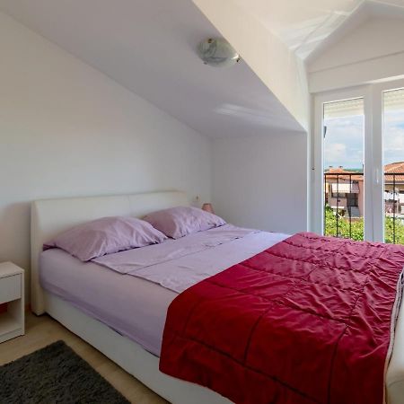 Apartments Goran By Rent Istria Умаг Экстерьер фото