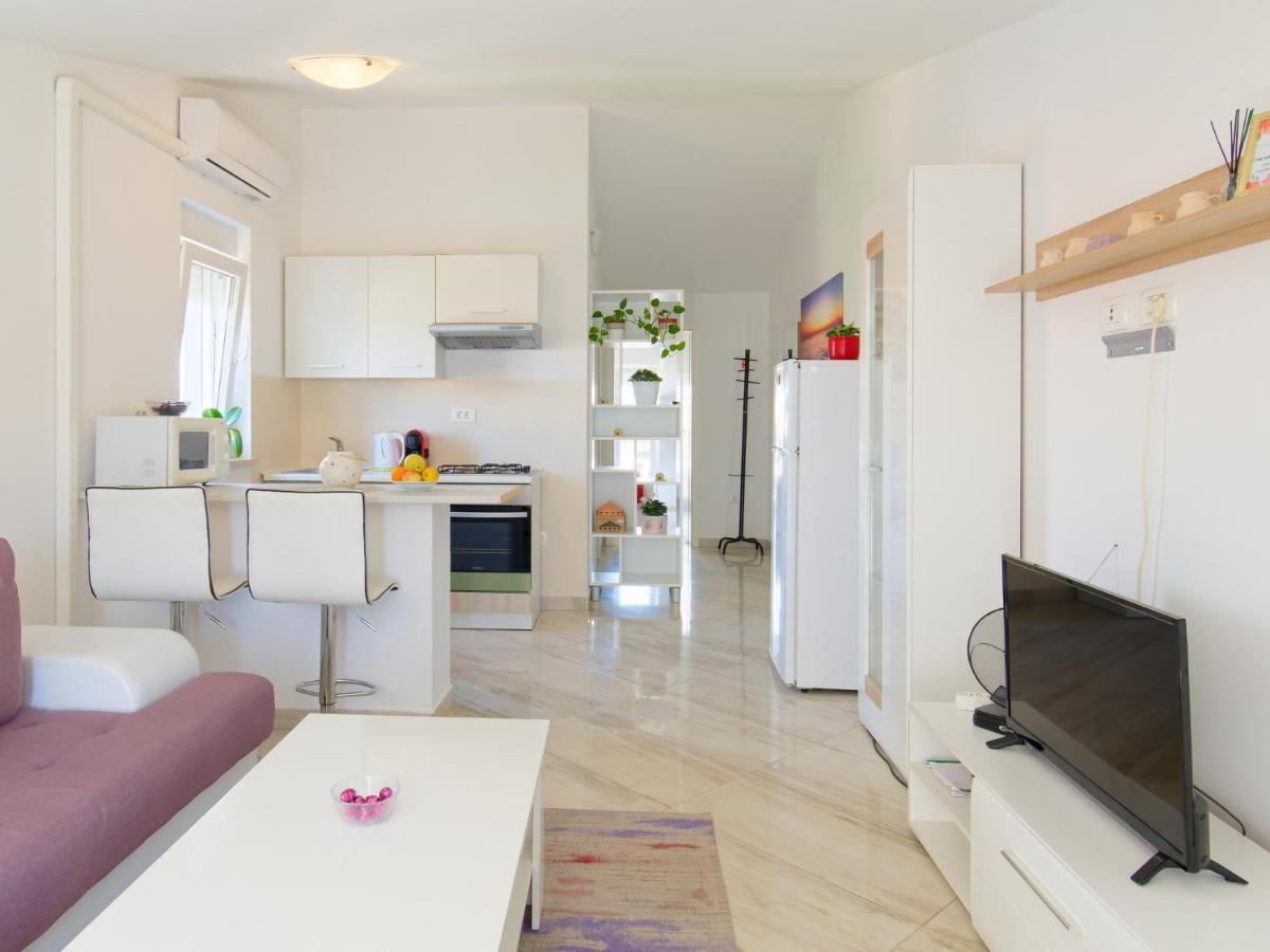 Apartments Goran By Rent Istria Умаг Экстерьер фото